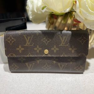 AUTHENTIC LOUIS VUITTON PORTEFEIULLE SARAH BIFOLD WALLET